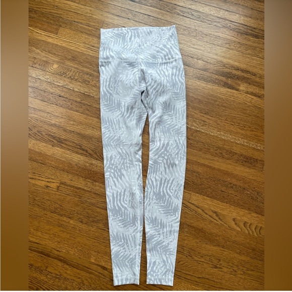 Lululemon Wunder Under Leggings - Palm Trees size 6 - Picture 4 of 13